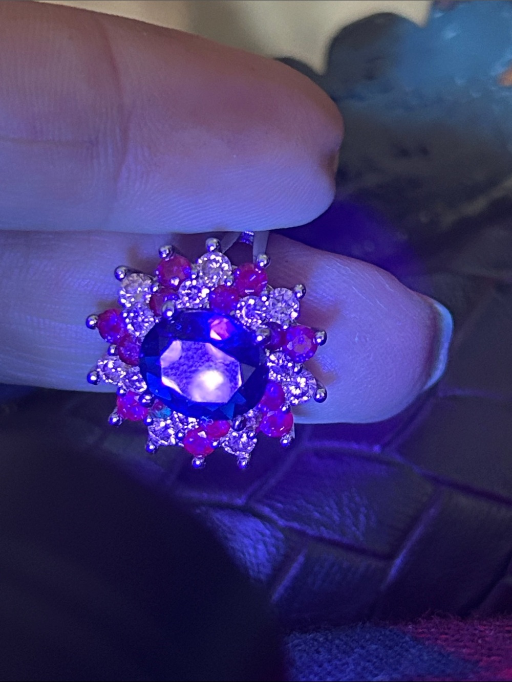 Stunning sterling silver ring . Size 9